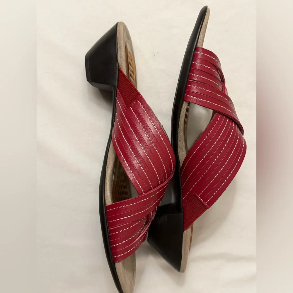 Munro Burgundy/ Red Leather Slide Sandal Crisscross Woven Vamp Contoured Footbed - Picture 6 of 7